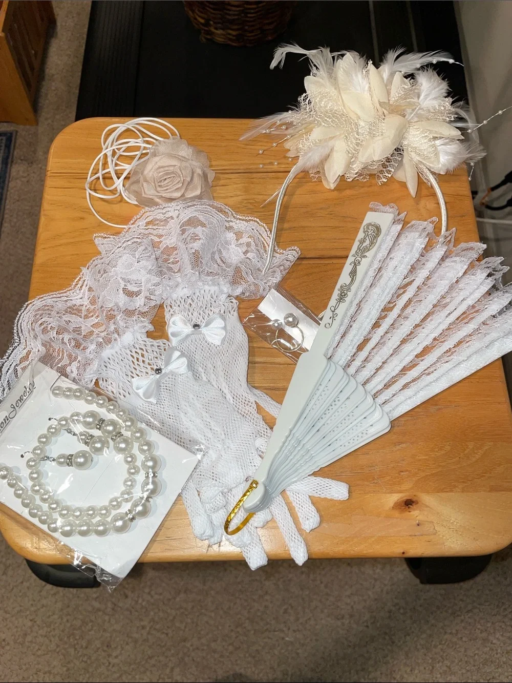 Lace Accessory Set White Lace Gloves Pearl Jewelry Feather Headpiece Lace Fan